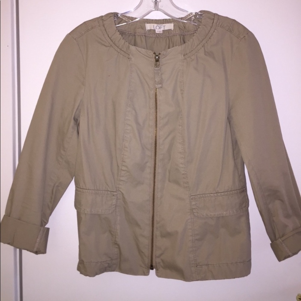 Cute, lightweight Loft jacket